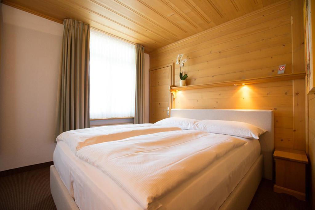 Sonnegg Hotel Zweisimmen Habitación foto