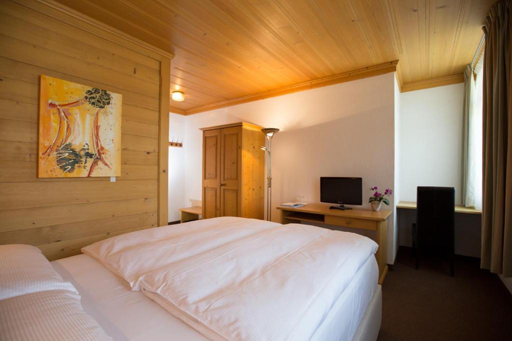Sonnegg Hotel Zweisimmen Habitación foto